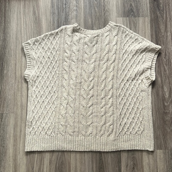 J. Jill Cotton Blend Cable Knit Sweater Vest Oatmeal Large - Picture 3 of 8